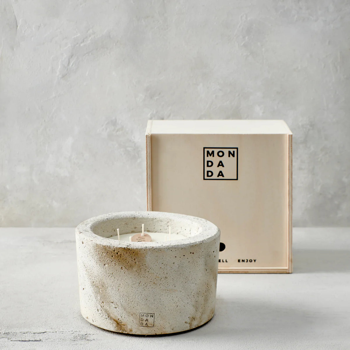 MON DADA Indoor Urban Scented Candle Medium, view 7