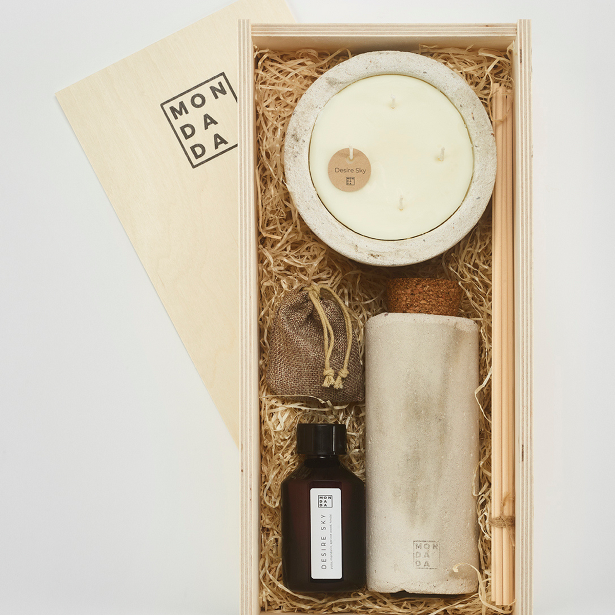 MON DADA Indoor Urban Candle & Diffuser Set Down to Earth, view 3