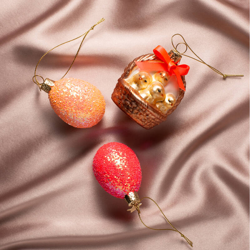 Easter Tree Hanging Ornament Eggs & Chicks in Basket Glass (Set of 3), view 2