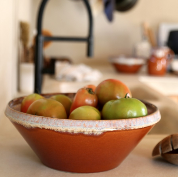 Poterie Serving Bowl in Caramel-latte