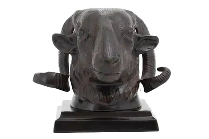 Aries Romjin Statue