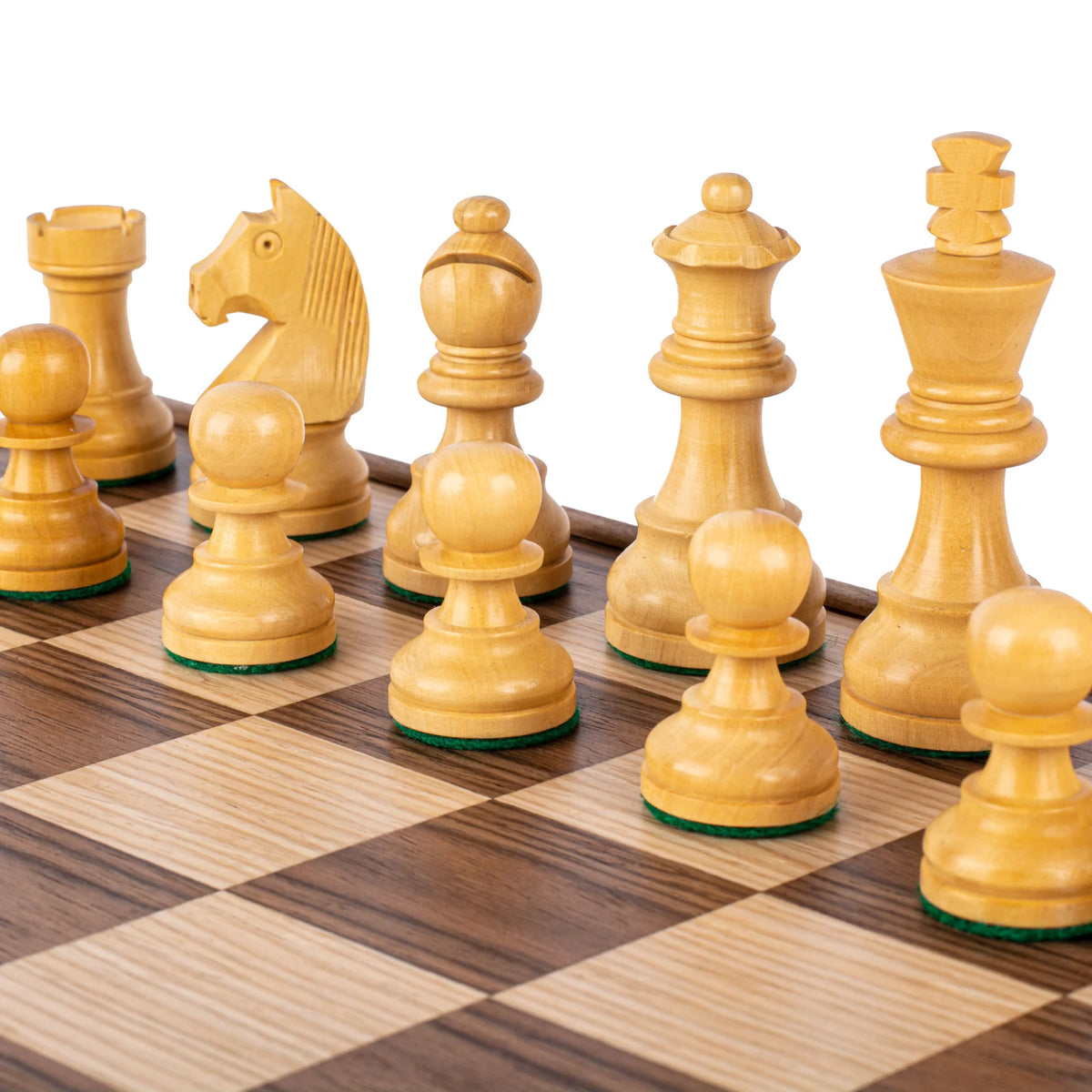 Manopoulos - Walnut Chess Set - 43x43cm with Staunton Chessmen (8.5cm King)