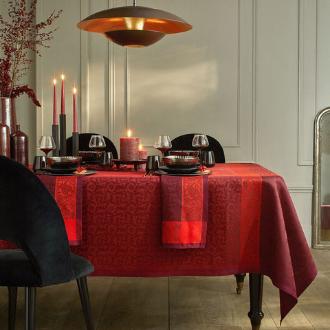 Le Jacquard Francais Ottomane Burgundy Tablecloth - 175x250cm