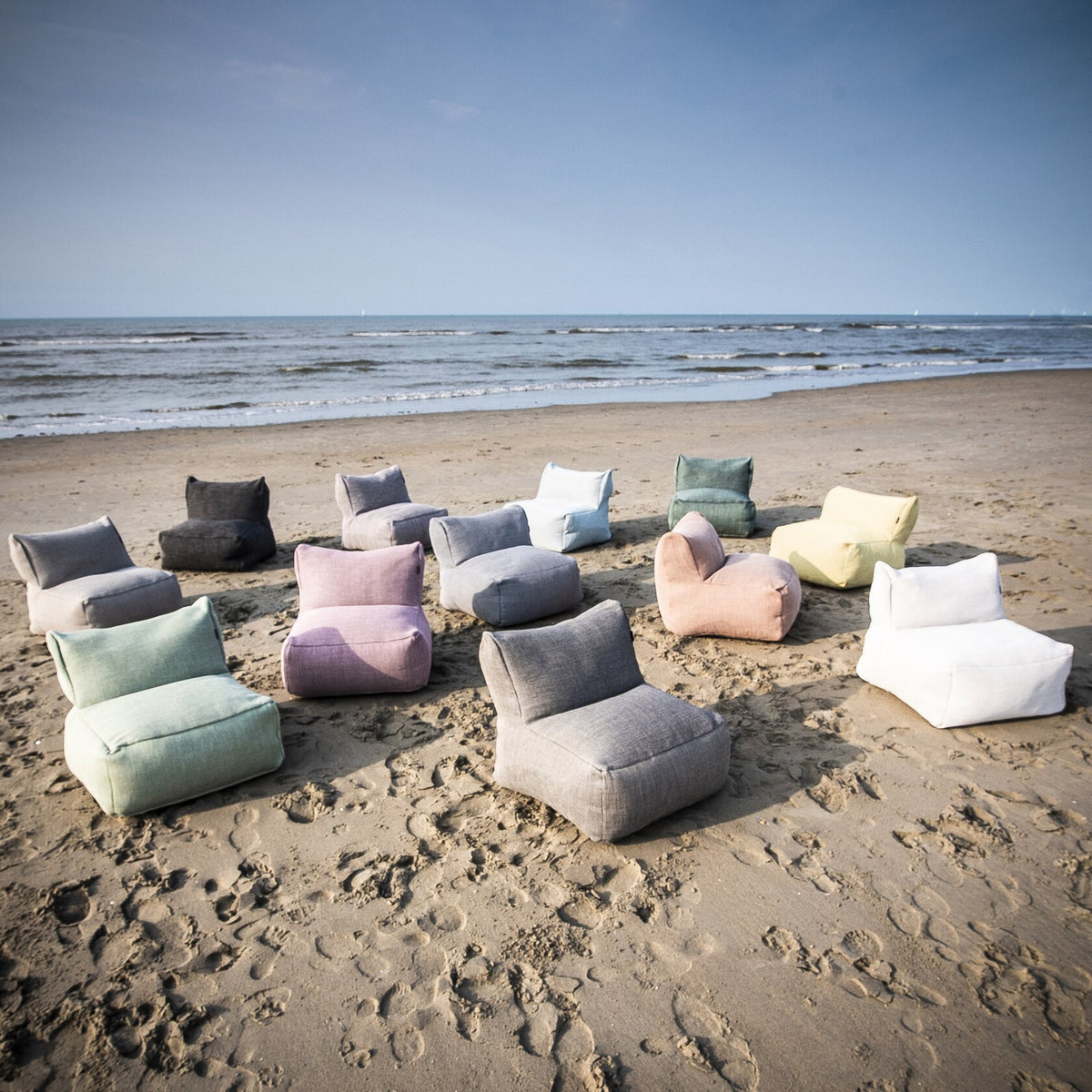 Roolf Dotty M Bean Bag, view 4
